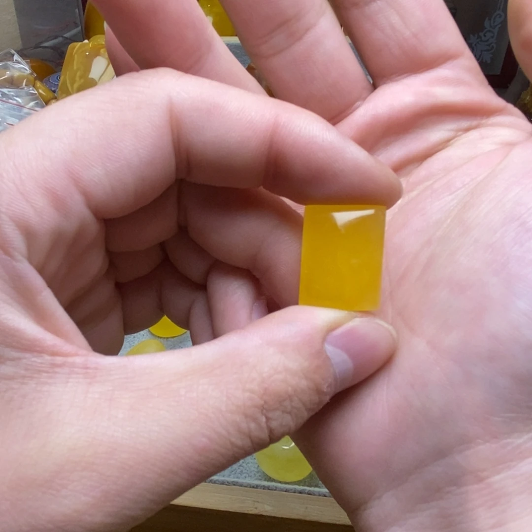 前***锦琥珀未镶嵌裸石蜜蜡