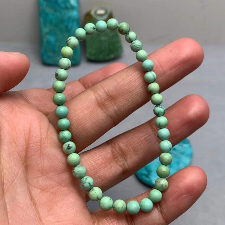 绿松石颈饰未镶嵌