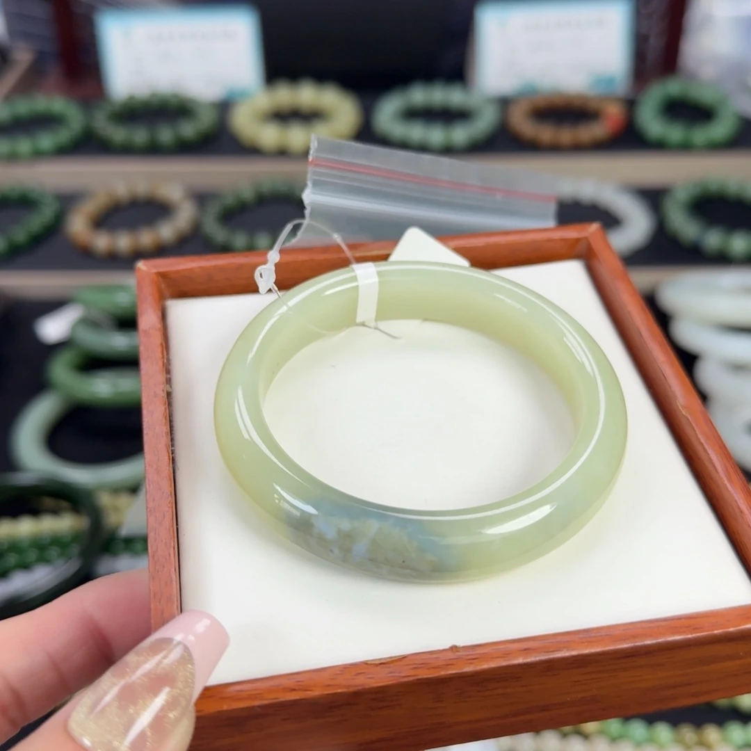 和田玉未镶嵌手链手镯55.6