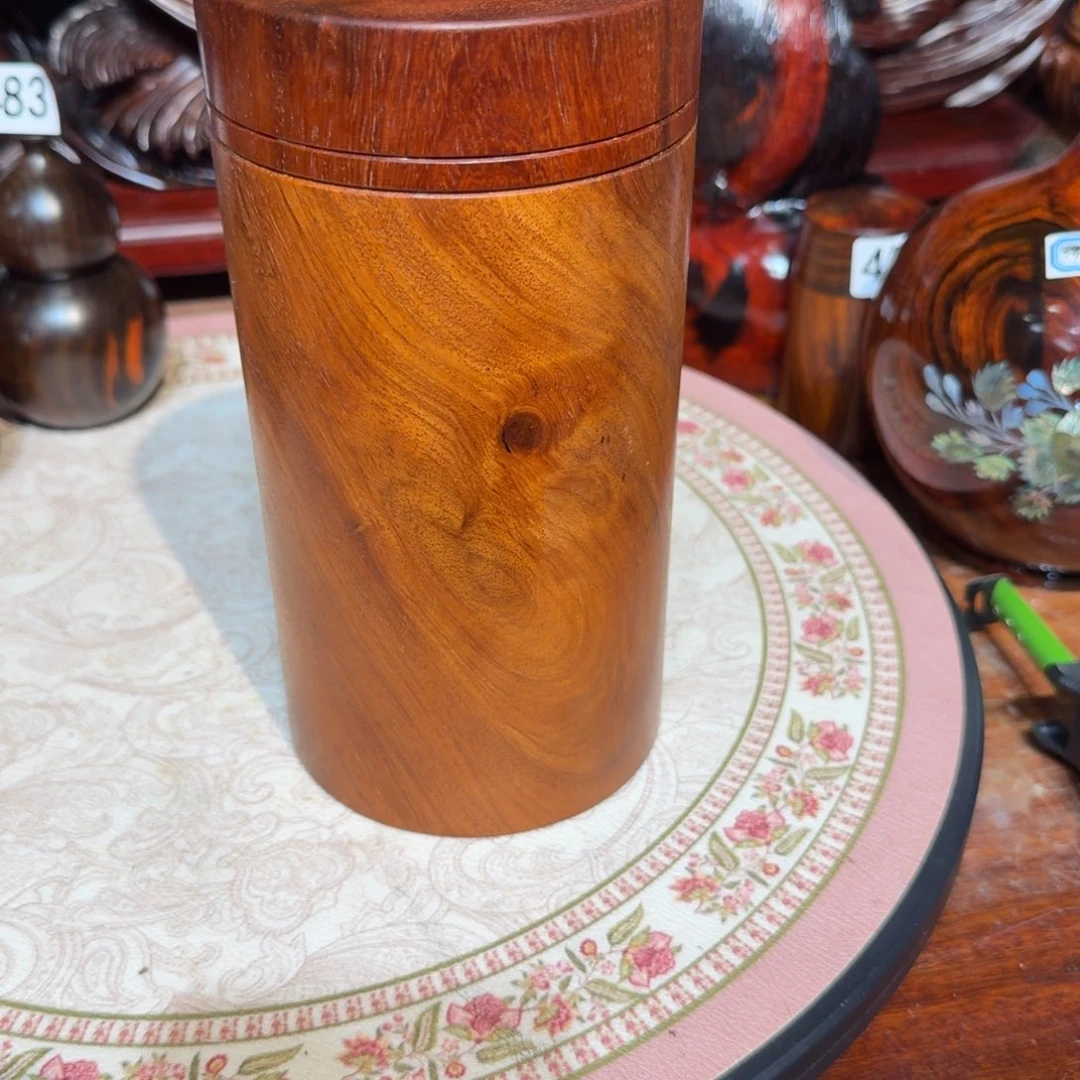 亲***亲大果紫檀（缅甸花梨）茶叶罐