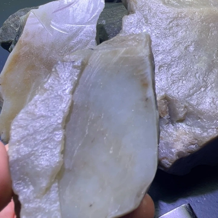 和田玉未镶嵌珠宝半成品