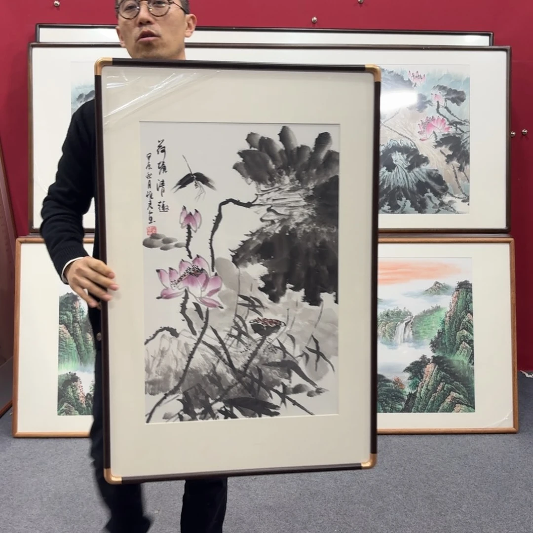 国画带框绘画作品