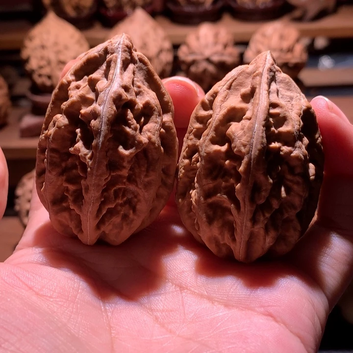 文玩核桃吊坠楸玥核110