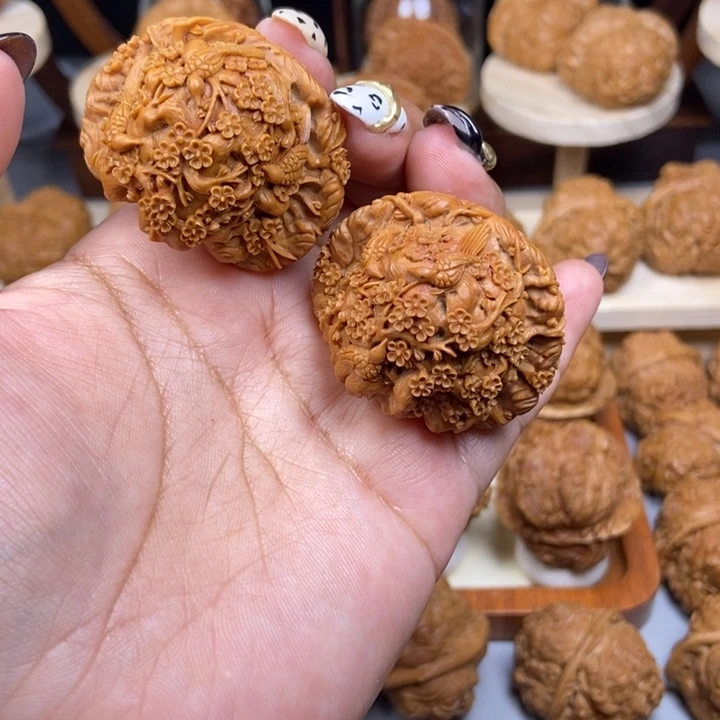 翰***轩白狮子雕刻喜上眉梢