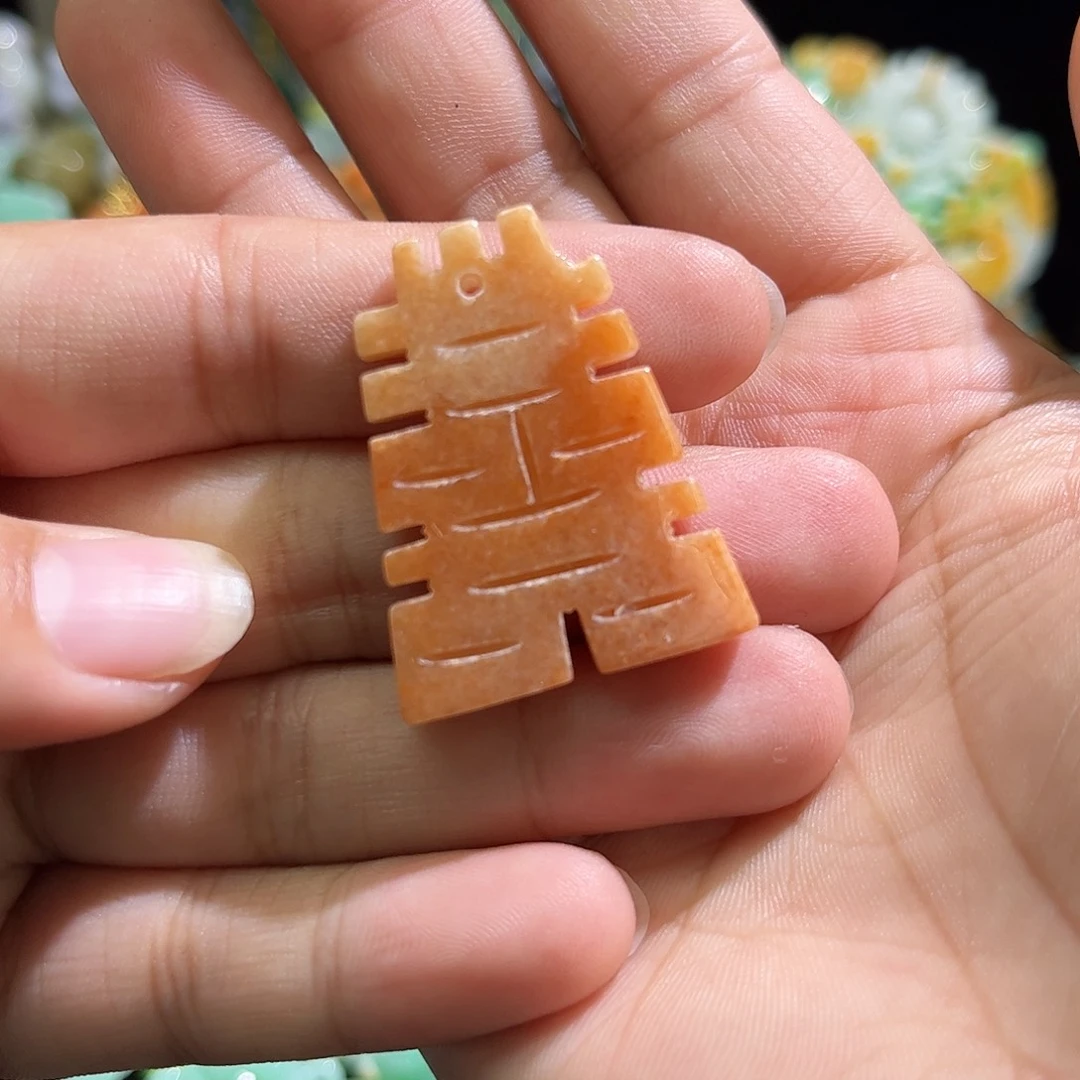 翡翠未镶嵌颈饰待编织