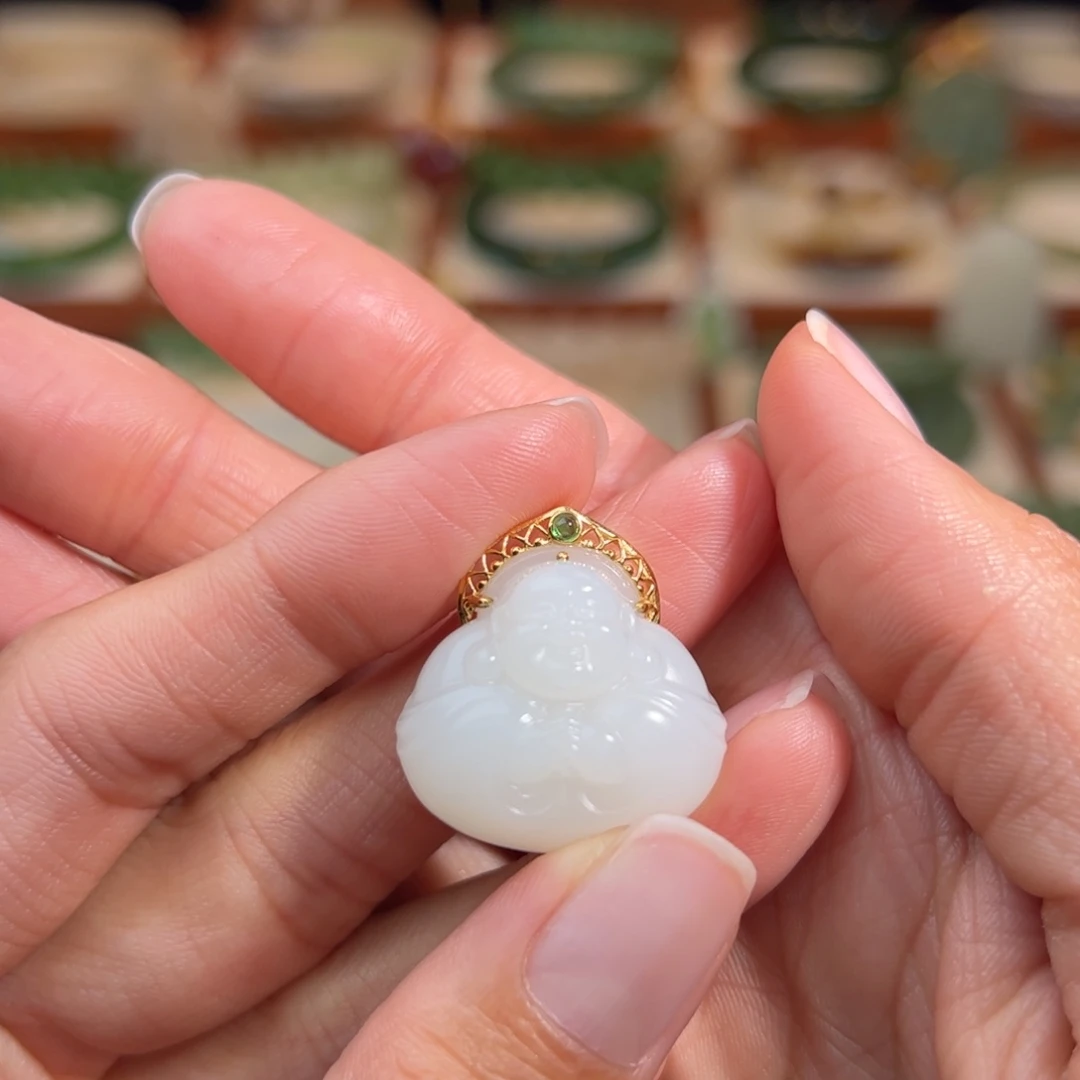 和田玉18K金镶嵌挂件