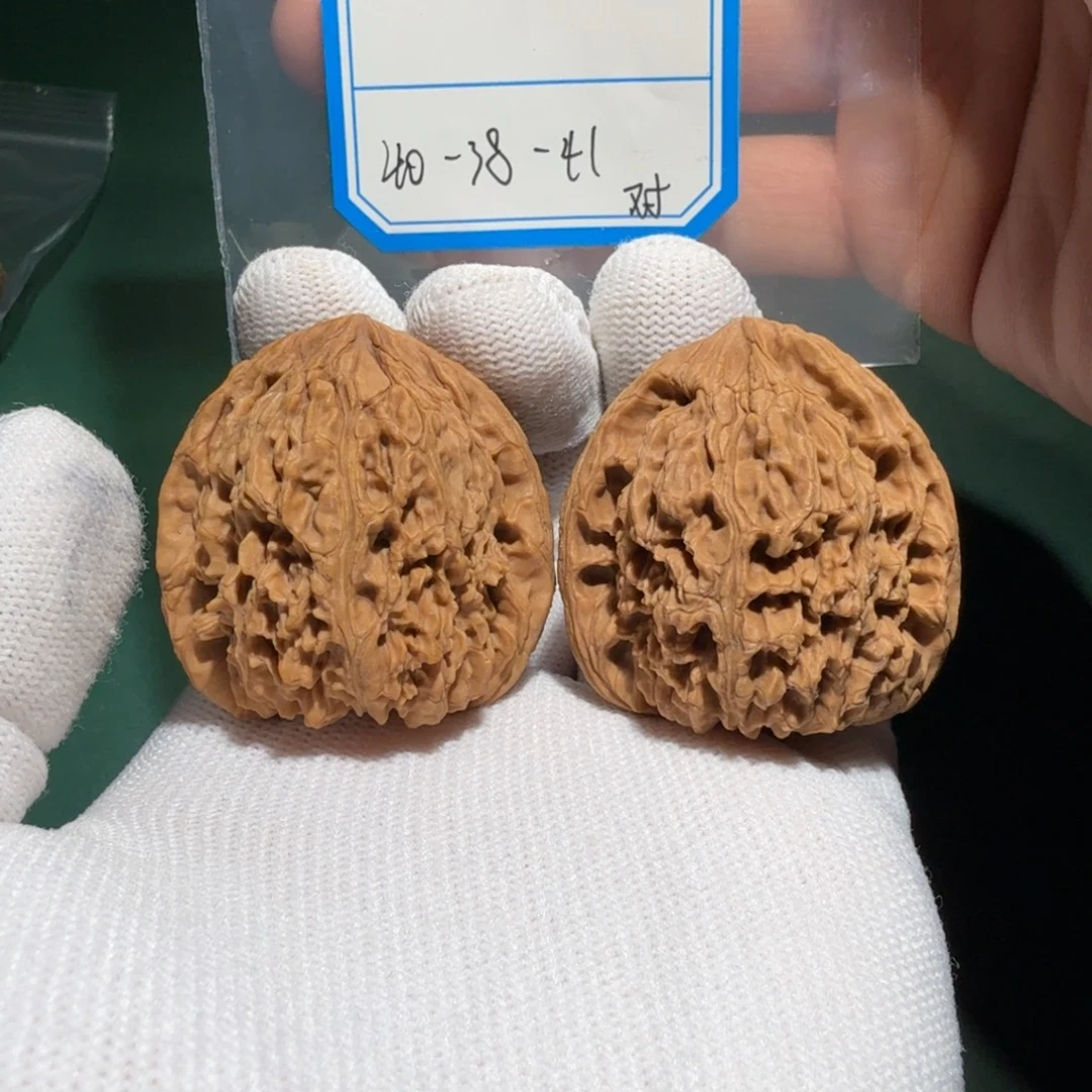 文玩核桃吊坠南疆手剥9