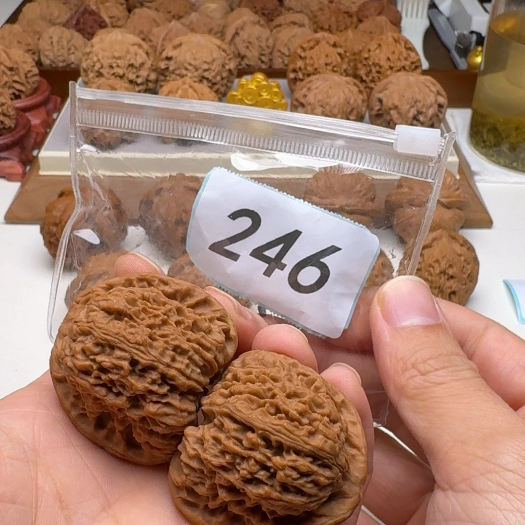 文玩核桃吊坠南疆40