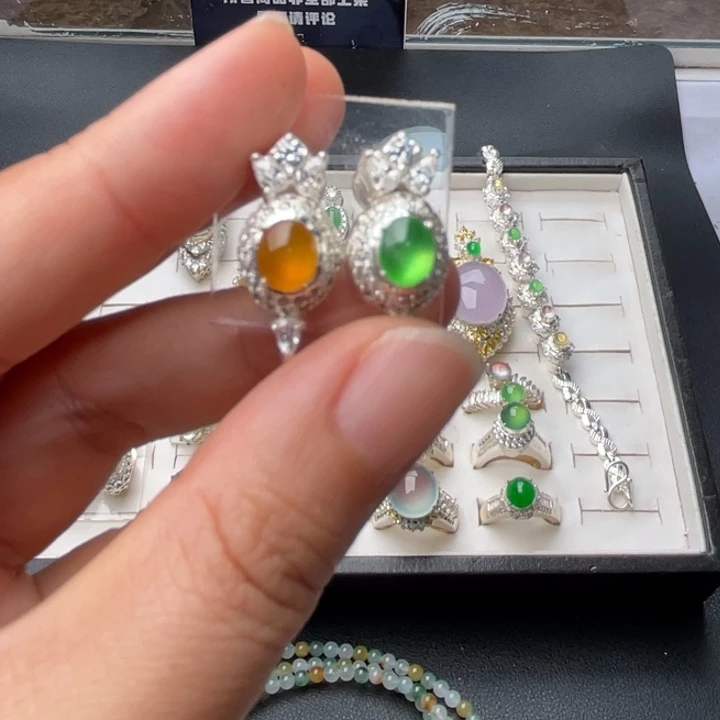 定制翡翠未镶嵌双蛋