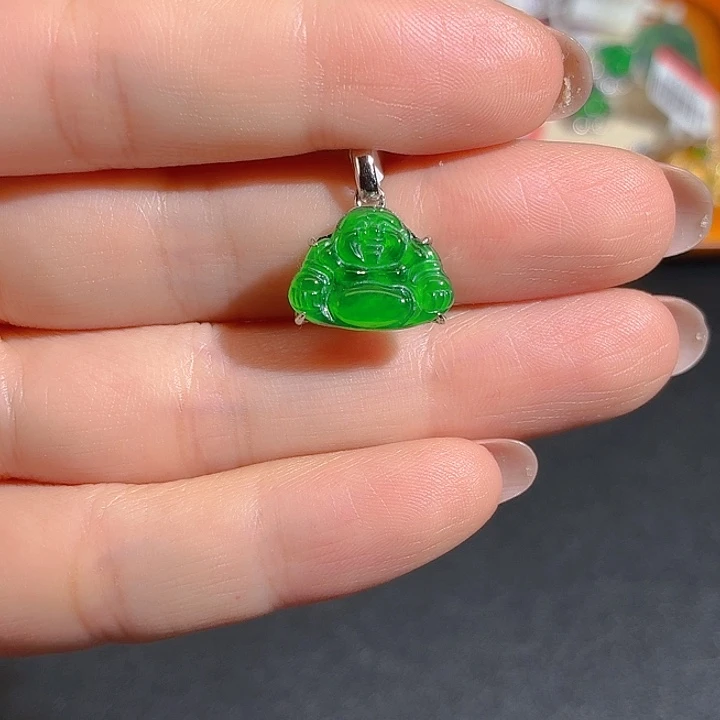 翡翠足银镶嵌颈饰翡翠