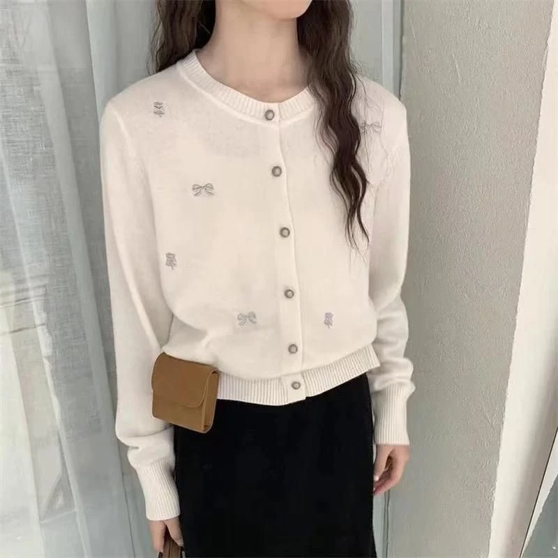 2024秋冬新款蝴蝶装饰羊绒针织开衫女N7JXZ3867