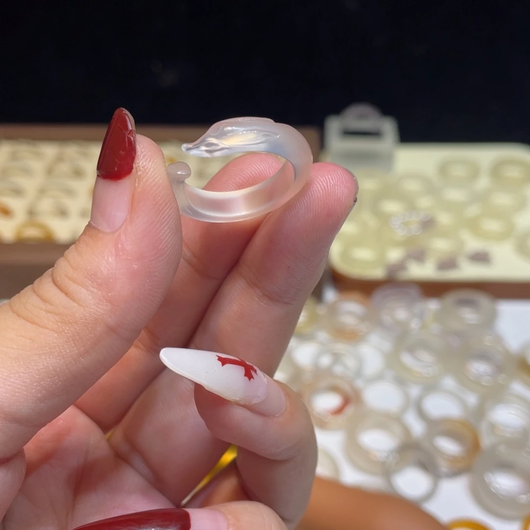 小***忧玛瑙/玉髓未镶嵌戒指41号港15