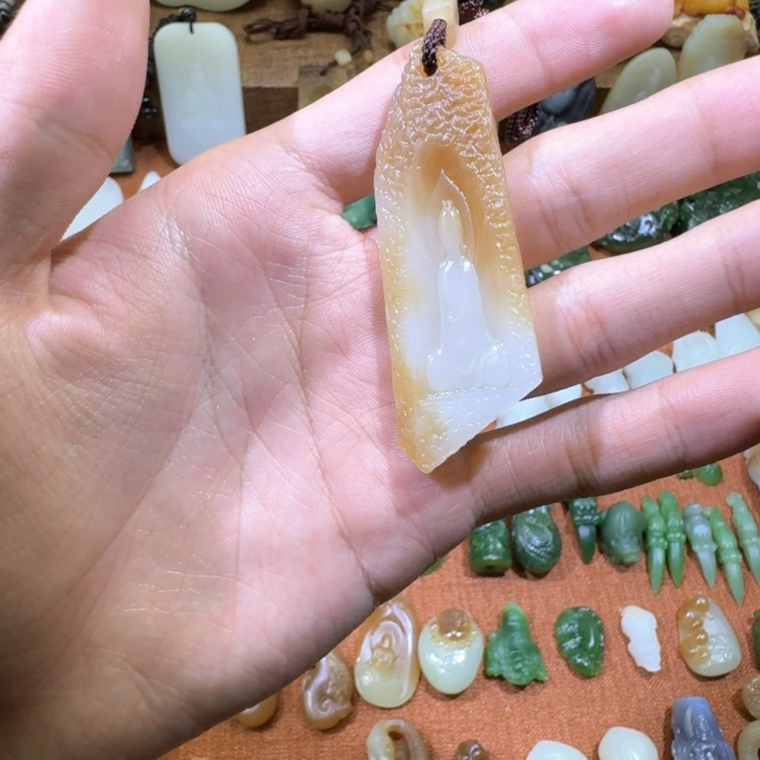 和田玉颈饰未镶嵌