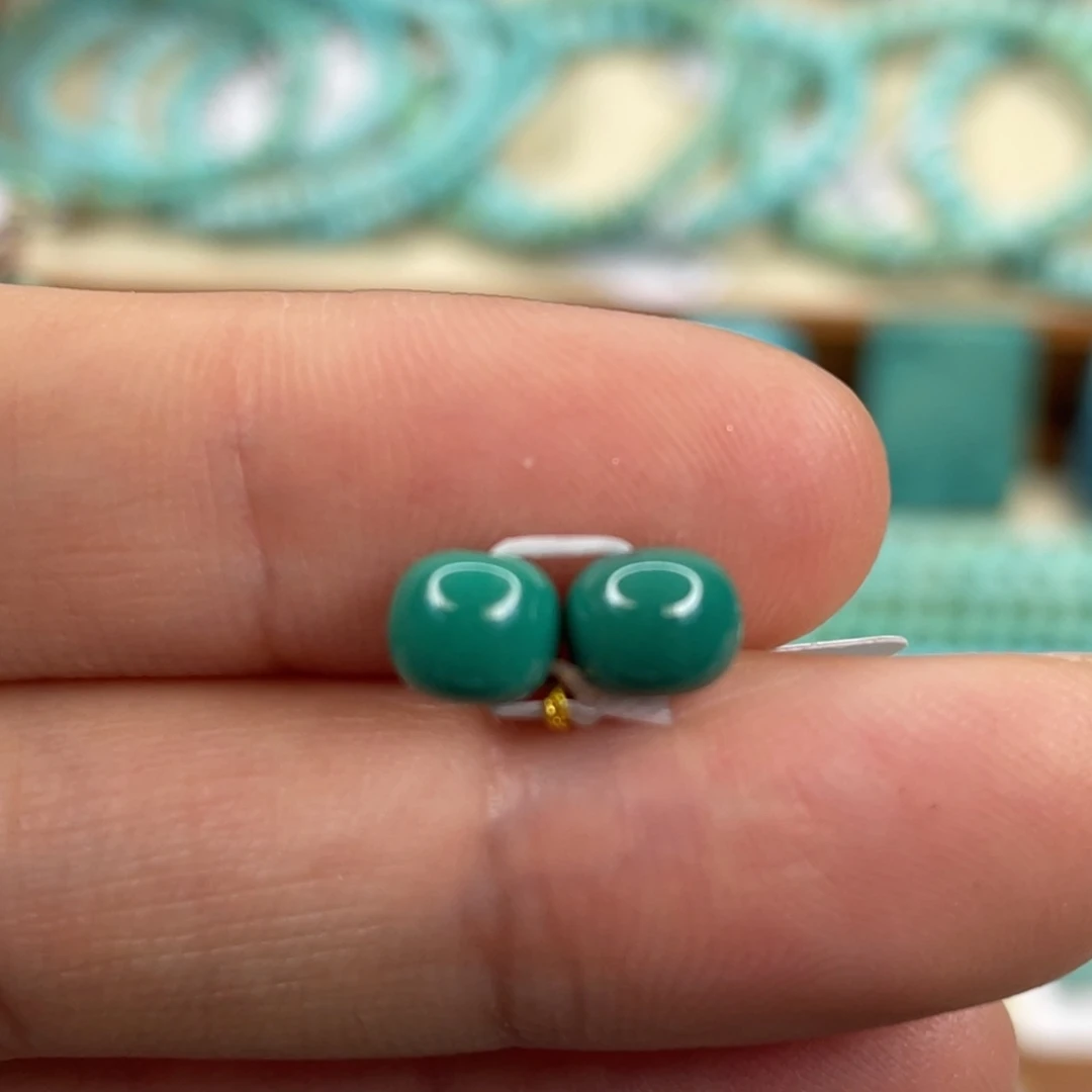 绿松石未镶嵌颈饰