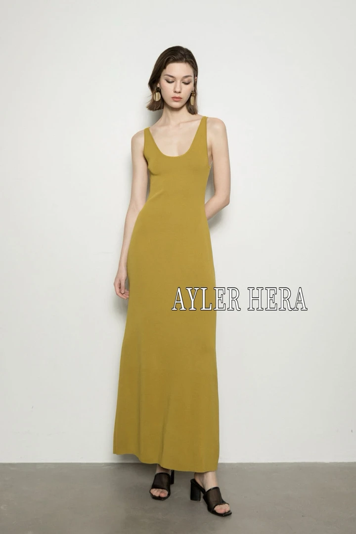 赫拉30支曲珠U领显瘦针织连衣裙 H25031（福福）