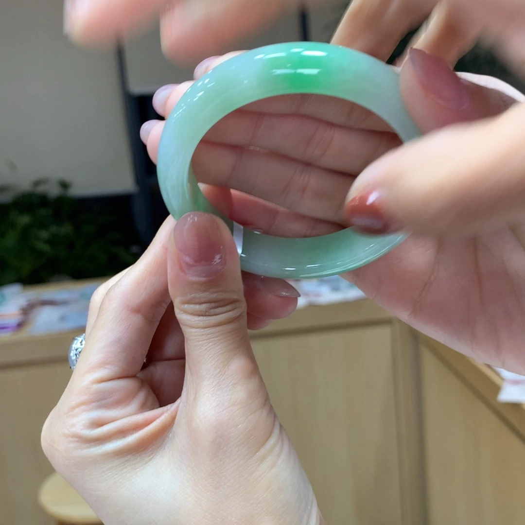 未镶嵌手镯翡翠不退不换
