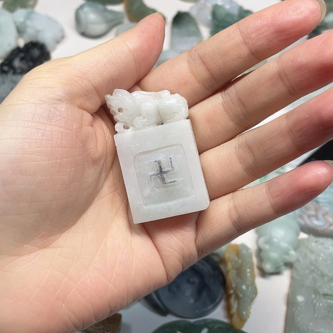 定制翡翠未镶嵌翡翠