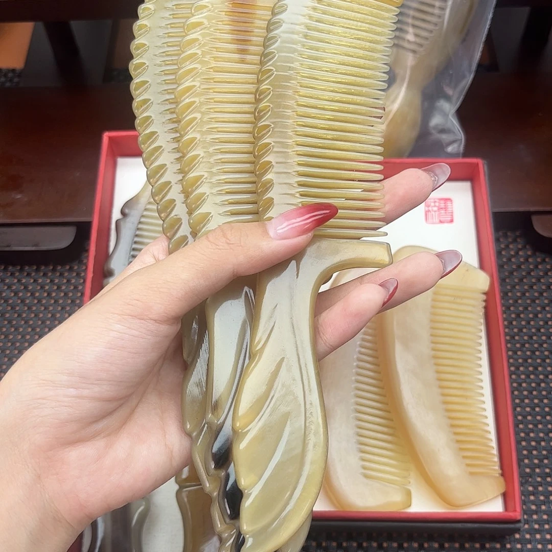 手工制作纯牛角梳子