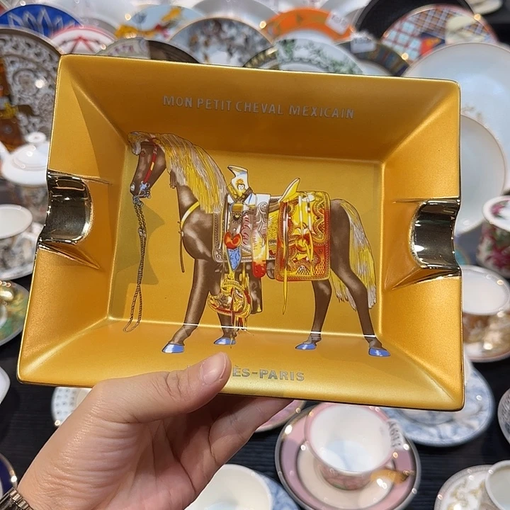 烟灰缸烟灰缸烟灰缸