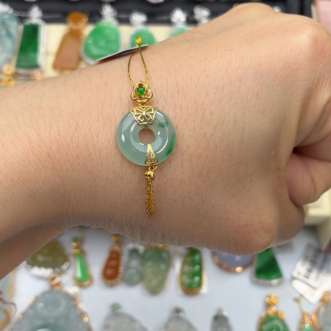 翡翠18K金镶嵌颈饰