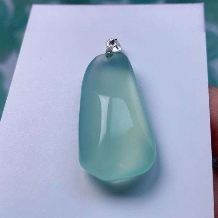 蛇纹石玉未镶嵌掉坠