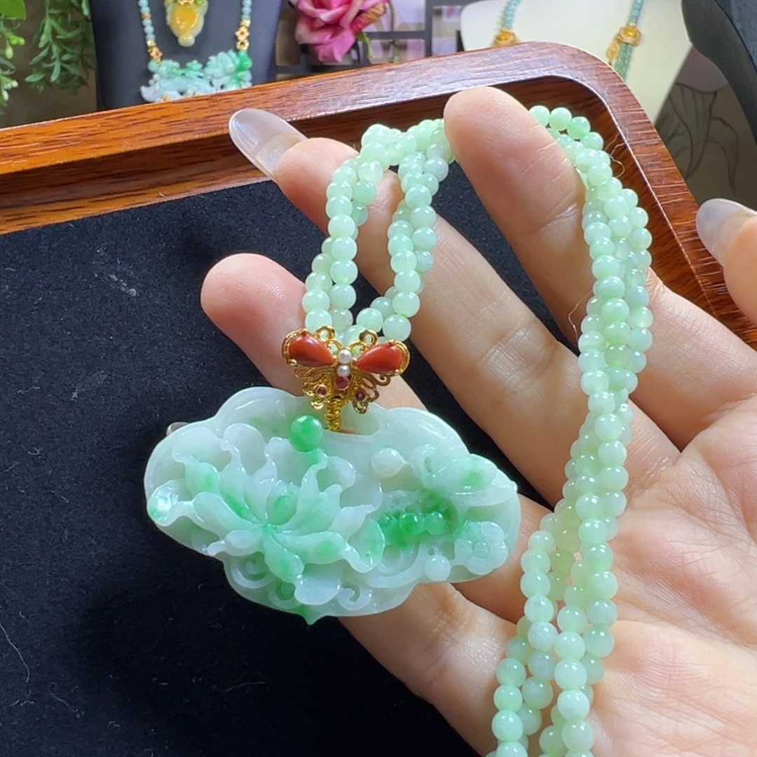 翡翠未镶嵌毛衣链如意锁