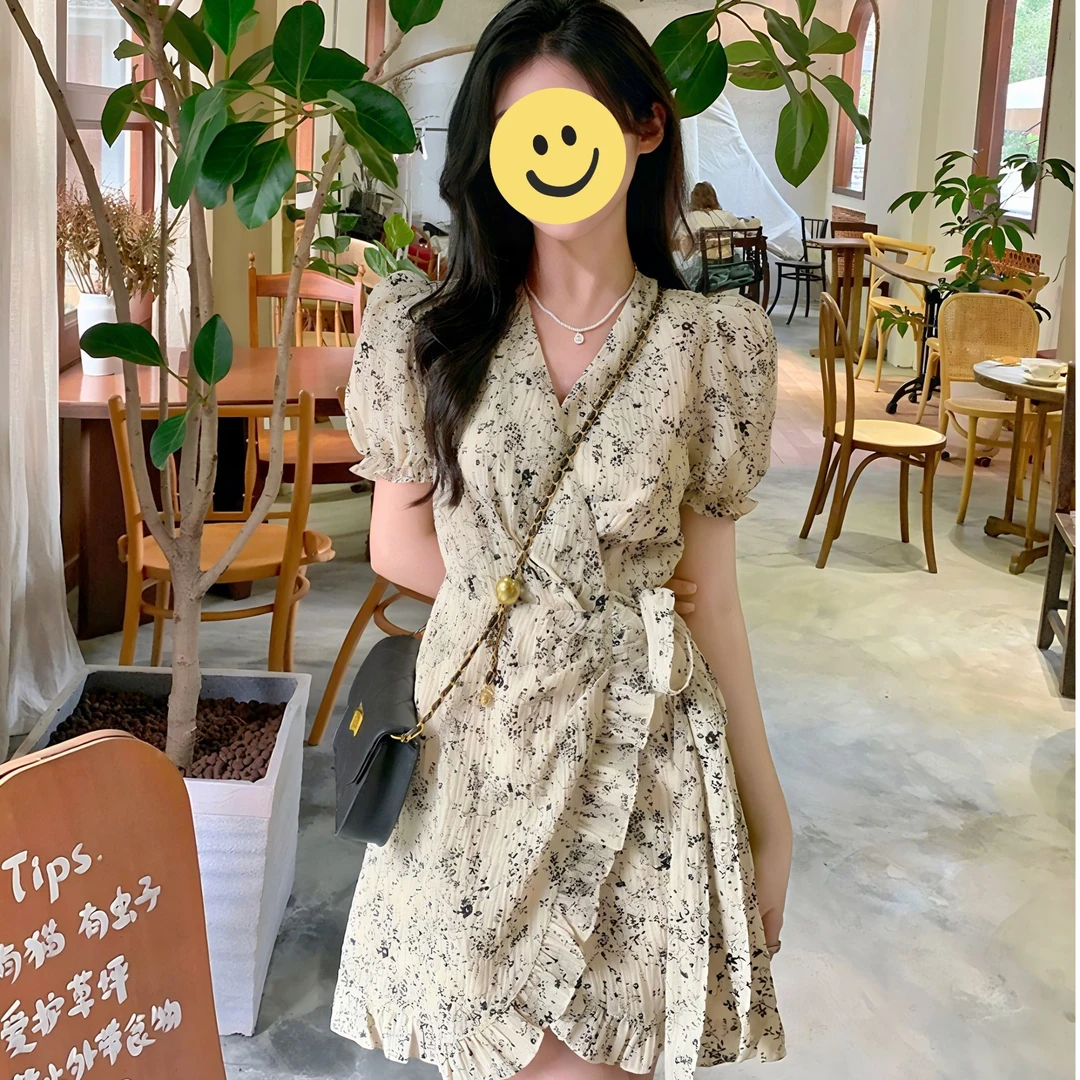 碎花气质(拍一发三备注编码)收腰方领连衣裙
