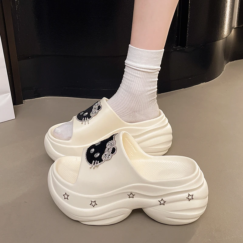 厚底8CM沙滩拖鞋女春夏季2025新款网红ins室内居家外穿踩屎感凉拖