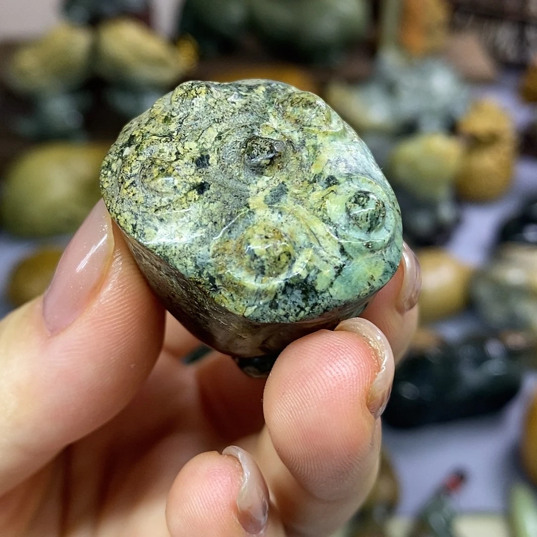 岫岩河磨玉（透闪石质玉）未镶嵌把件