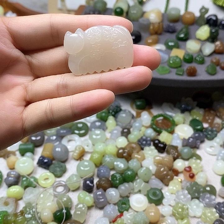 未镶嵌和田玉挂件如意锁