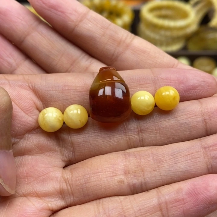 琥珀未镶嵌裸石蜜蜡