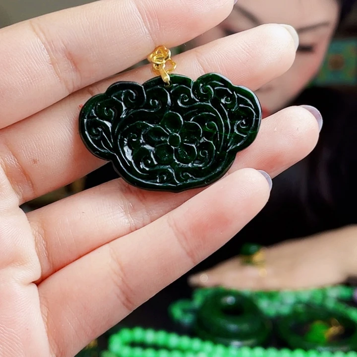 翡翠银S925镶嵌颈饰多样性