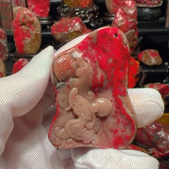 昌化鸡血石精品挂件