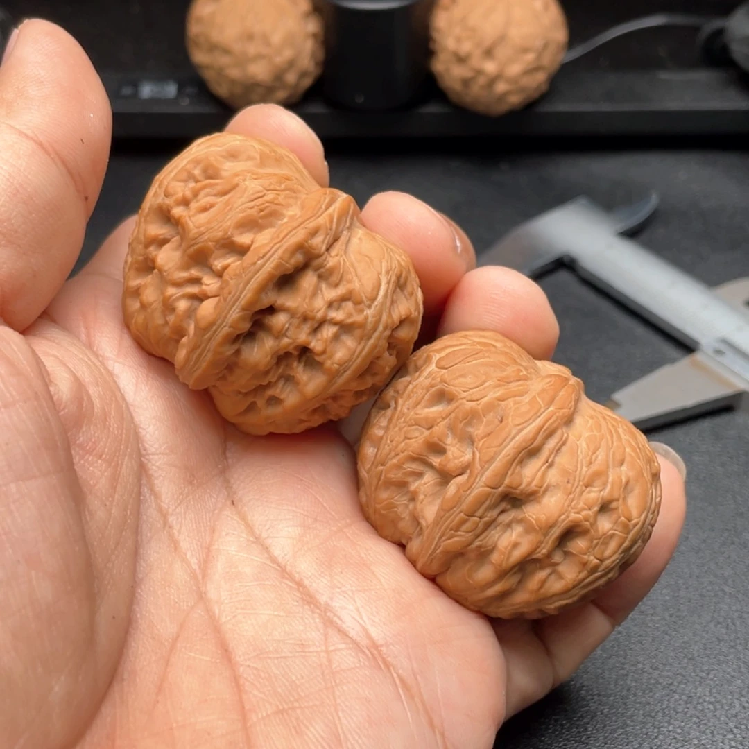 文玩核桃把件元宝（铲尖儿）