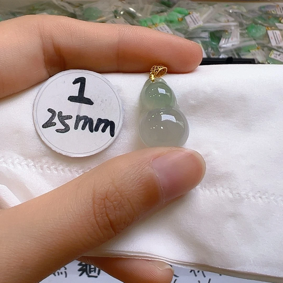 翡翠颈饰18K金镶嵌翡翠