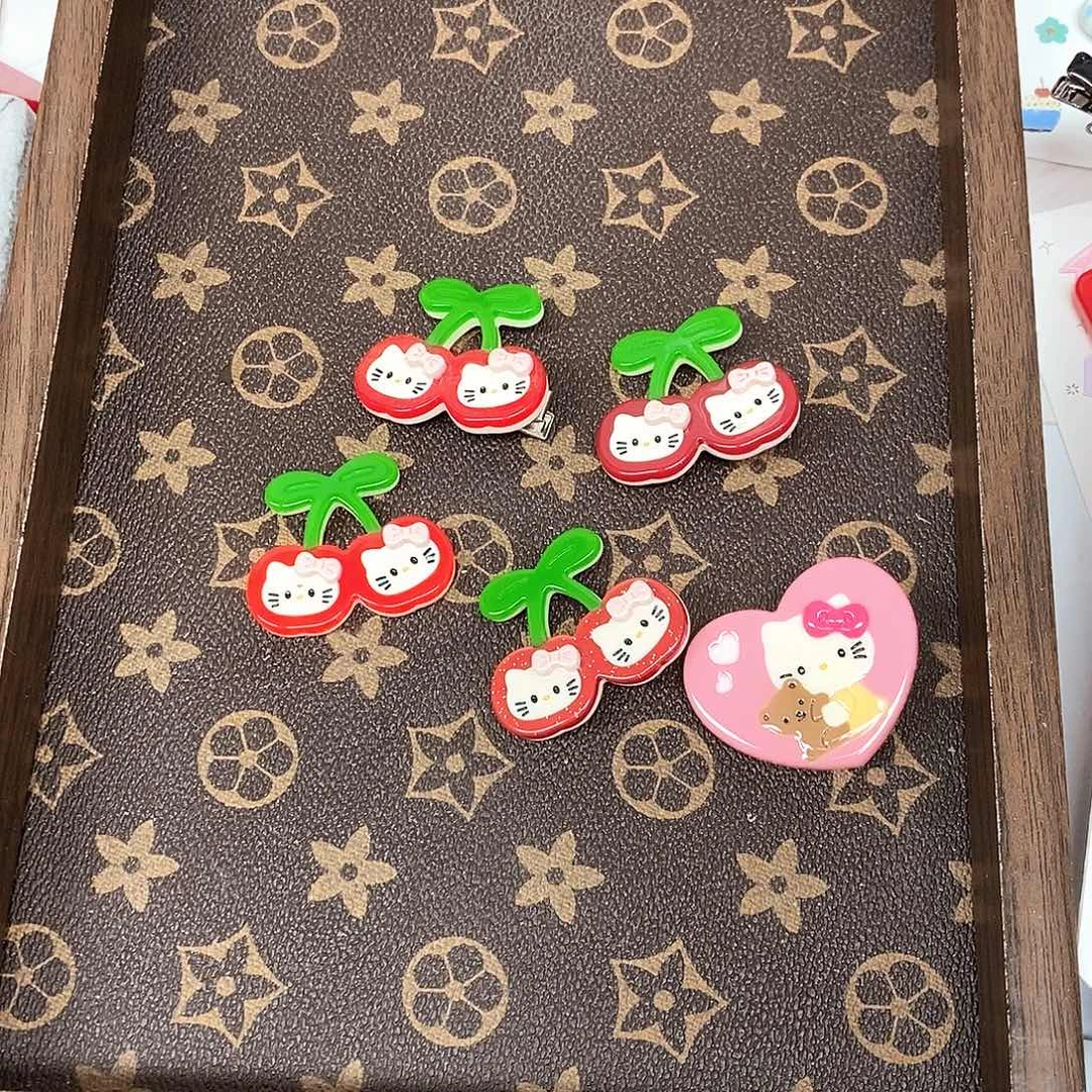 皮质非金属甜妹52边夹