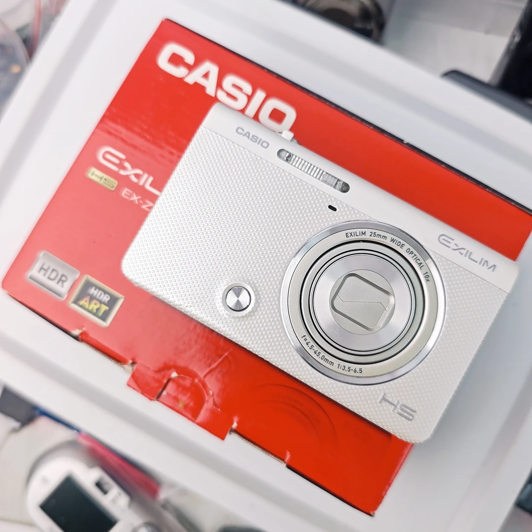 9新 Casio/卡西欧 Zr70 翻转屏热门机 美颜自拍