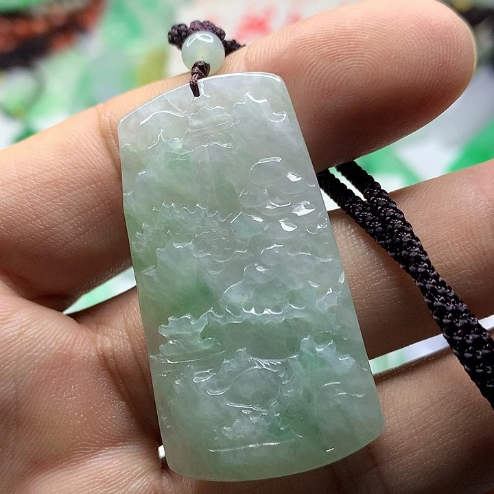 翡翠未镶嵌吊坠(赠链)