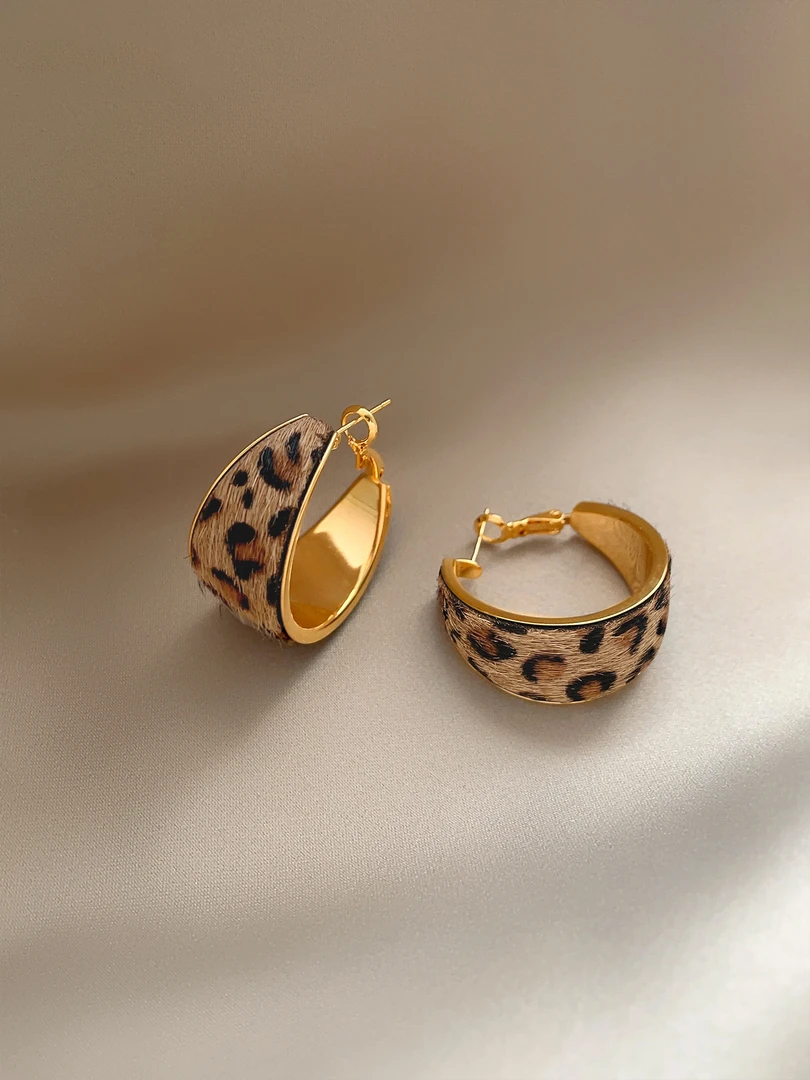 铜合金耳饰 豹纹圆圈耳圈耳环女秋冬款复古几何宽边高级夸张耳饰