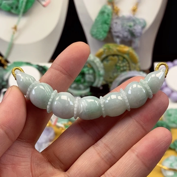 翡翠颈饰未镶嵌翡翠吊坠