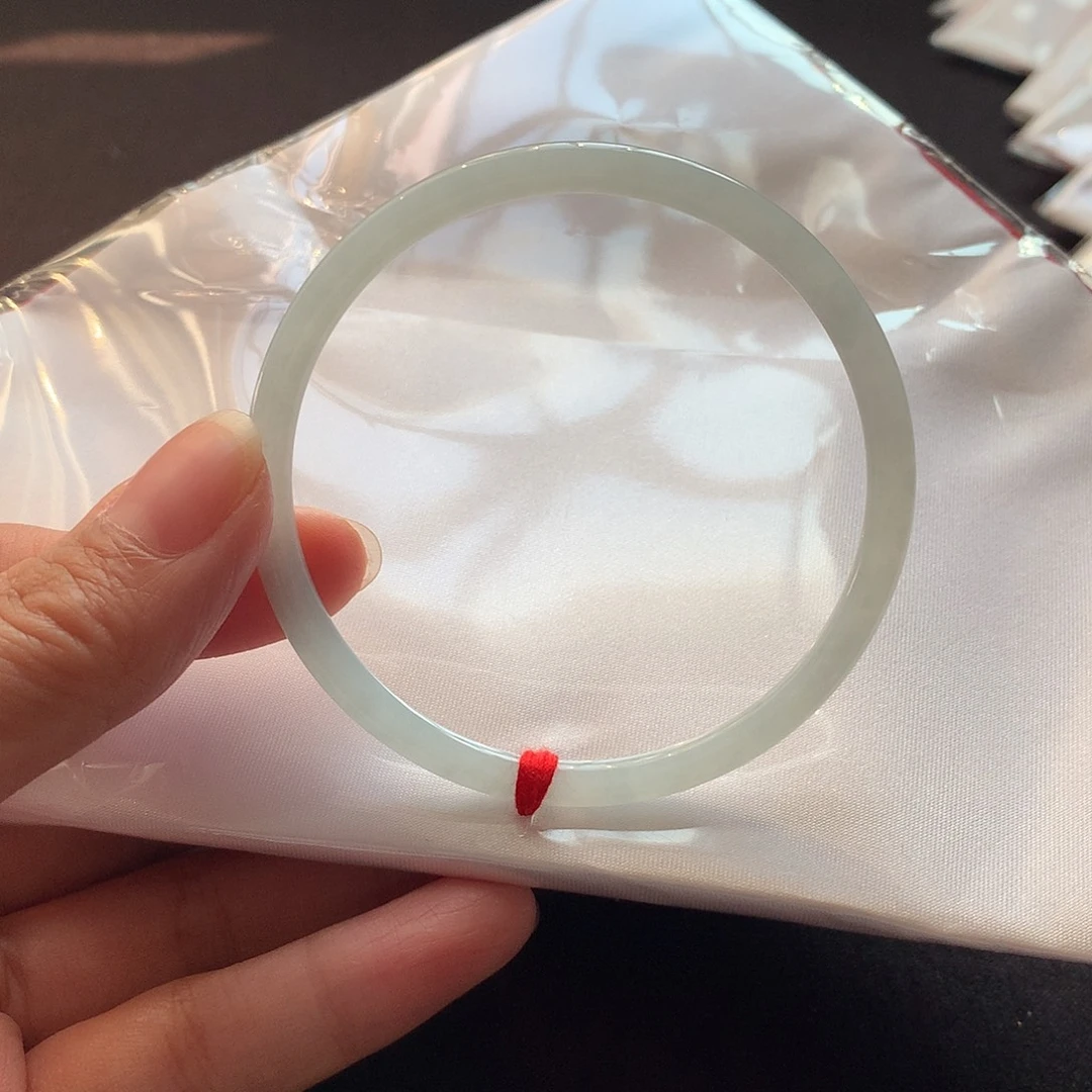 翡翠未镶嵌手镯57完美