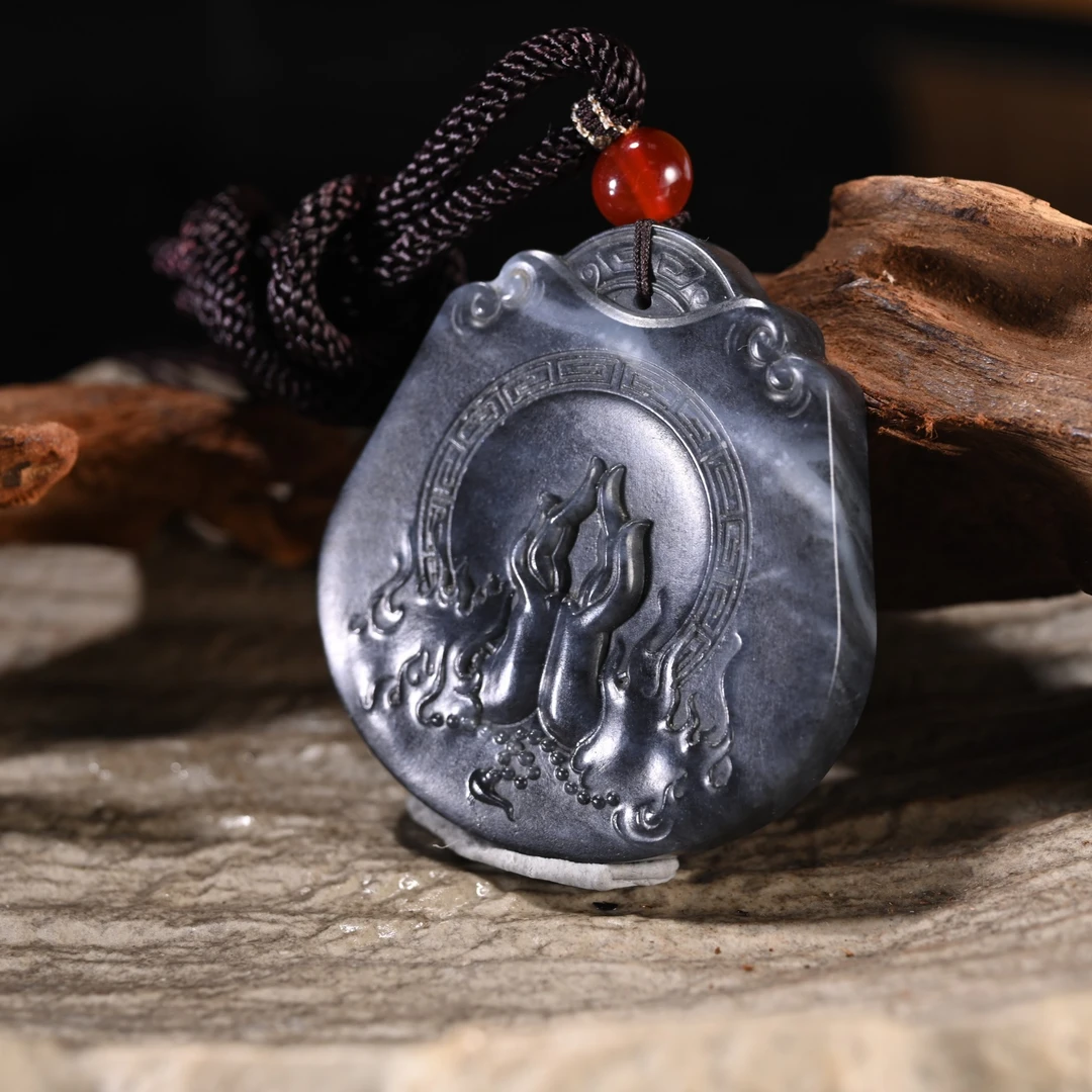 LOT8802 2510180217和田玉青花佛牌/保利