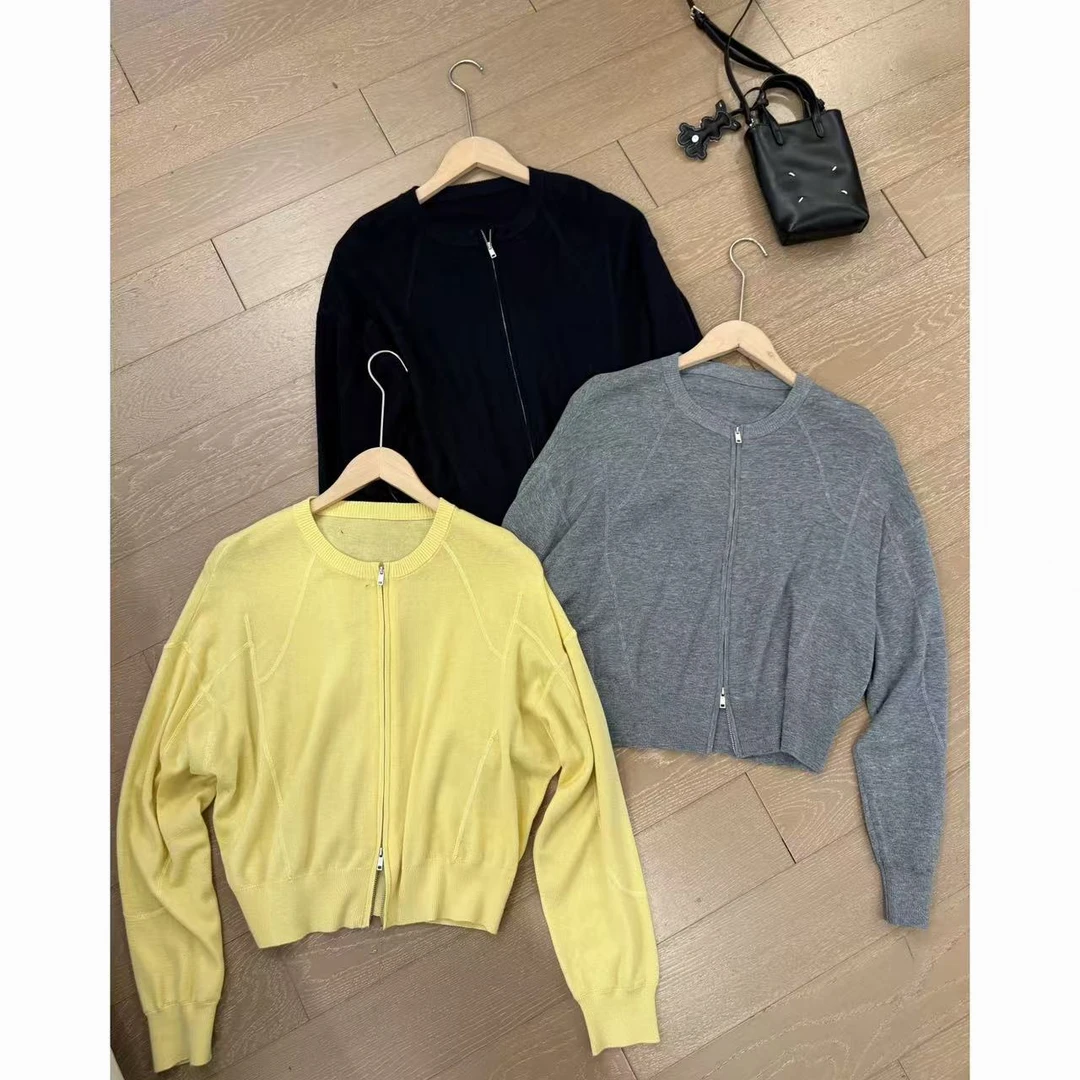 小静静一会【双拉链针织衫】2025春款圆领宽松开衫 2502C342