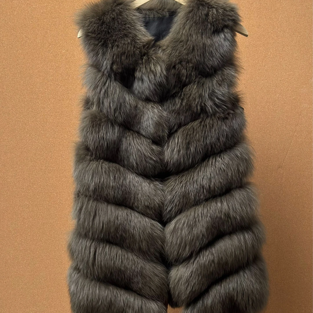 银狐毛中长款皮草马甲女 灰棕色人字形拼接无袖坎肩