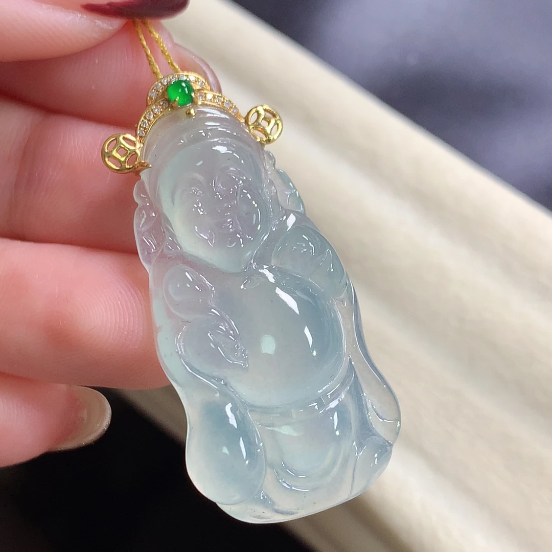 翡翠18K金镶嵌颈饰财神