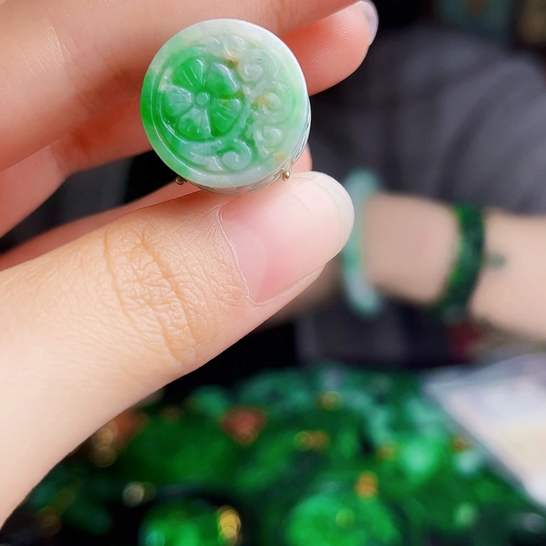 颈饰银S925镶嵌翡翠多样性