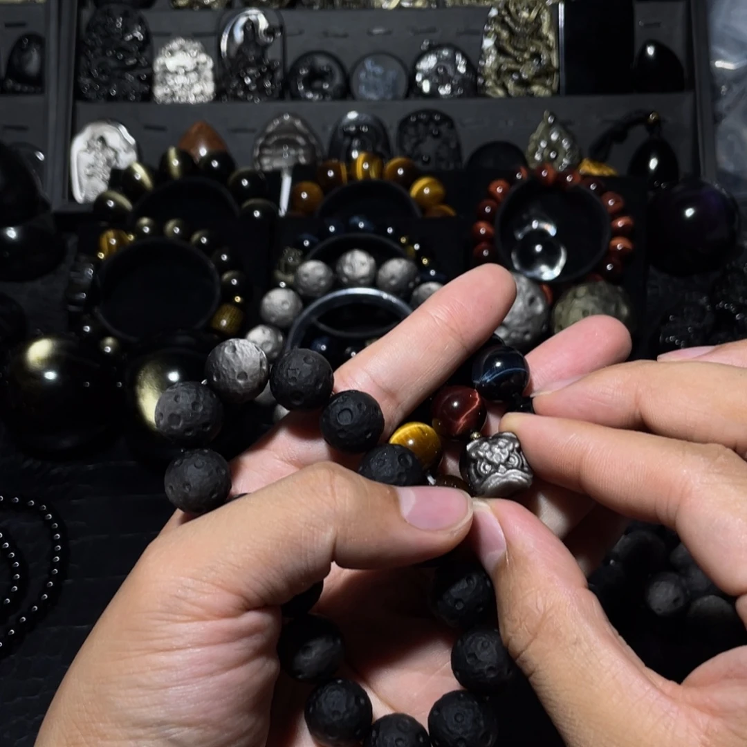 小***谈未镶嵌黑曜岩手链