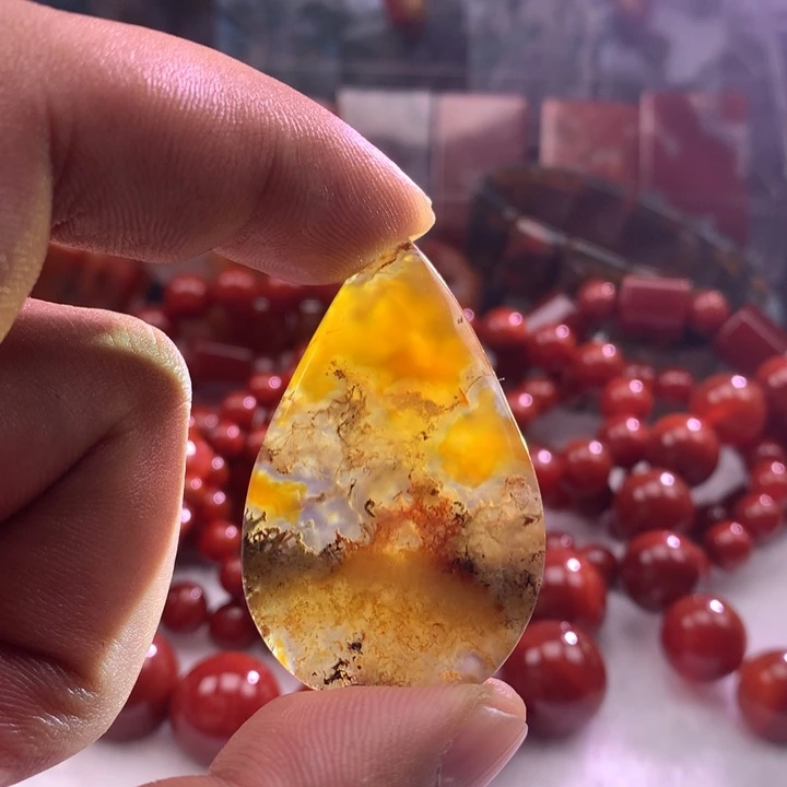 韩***家玛瑙/玉髓合金颈饰