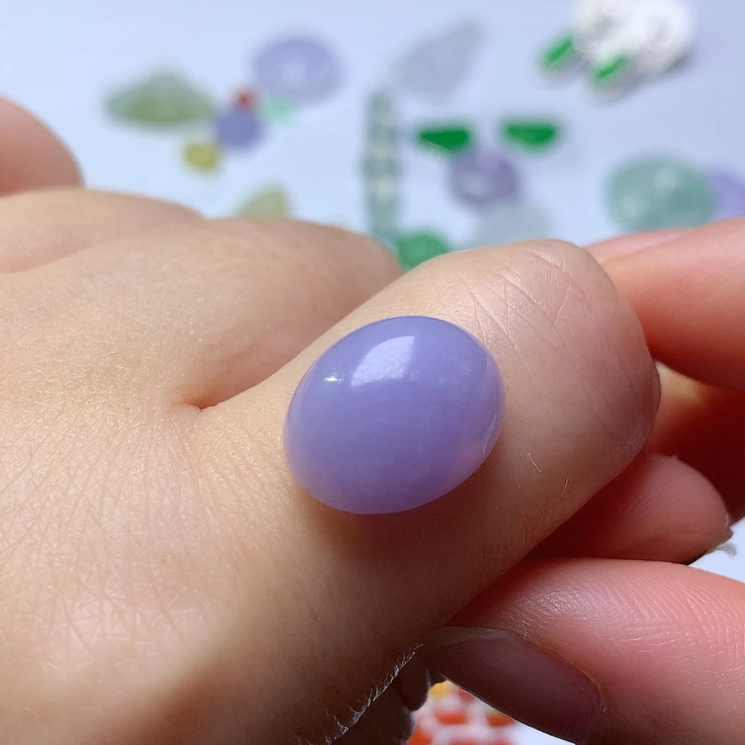 翡翠未镶嵌颈饰蛋