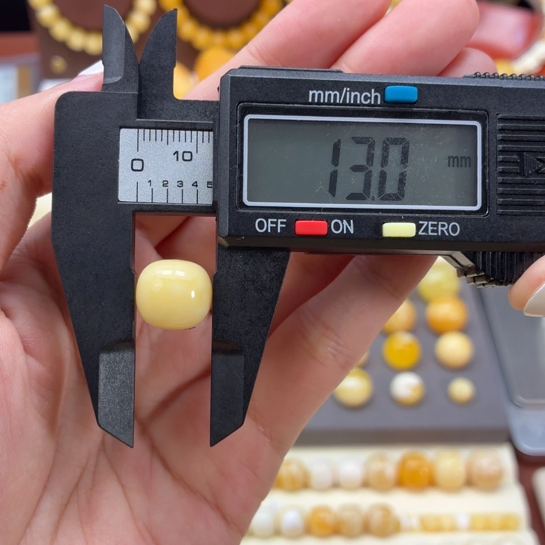 琥珀未镶嵌裸石焦皮奶酪老型13mm